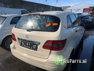 Gebruikte Scherm rechts-achter Mercedes B (W245,242) 2.0 B-180 CDI 16V Prijs op aanvraag aangeboden door Autodemontagebedrijf De Mars