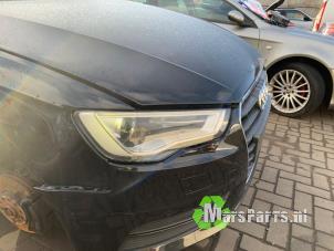 Gebruikte Koplamp rechts Audi A3 Sportback (8VA/8VF) 1.6 TDI 16V Prijs € 600,00 Margeregeling aangeboden door Autodemontagebedrijf De Mars