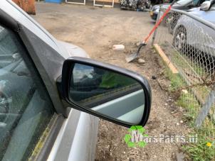 Gebruikte Spiegel Buiten rechts Toyota Yaris (P1) 1.3 16V VVT-i Prijs € 40,00 Margeregeling aangeboden door Autodemontagebedrijf De Mars