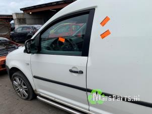 Gebruikte Deur 2Deurs links Volkswagen Caddy III (2KA,2KH,2CA,2CH) 2.0 SDI Prijs € 100,00 Margeregeling aangeboden door Autodemontagebedrijf De Mars