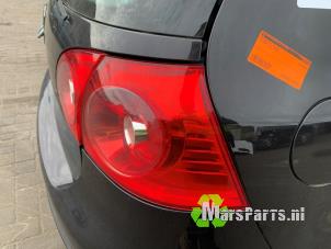 Gebruikte Achterlicht rechts Volkswagen Golf V (1K1) 1.4 16V Prijs € 40,00 Margeregeling aangeboden door Autodemontagebedrijf De Mars