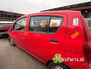 Gebruikte Portier 4Deurs links-achter Daihatsu Cuore (L251/271/276) 1.0 12V DVVT Prijs € 100,00 Margeregeling aangeboden door Autodemontagebedrijf De Mars