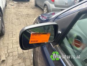 Gebruikte Spiegel Buiten links Toyota Yaris (P1) 1.3 16V VVT-i Prijs € 25,00 Margeregeling aangeboden door Autodemontagebedrijf De Mars