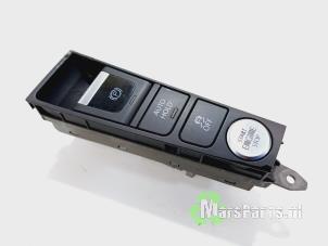 Gebruikte Handrem schakelaar Volkswagen Passat Variant (365) 1.8 TSI 16V Prijs € 36,00 Margeregeling aangeboden door Autodemontagebedrijf De Mars