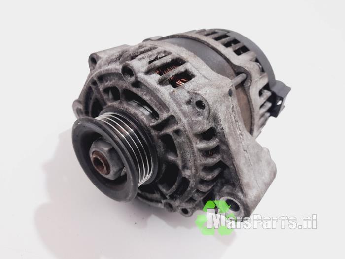 Gebruikte Dynamo Chevrolet Spark (M300) 1.0 16V Bifuel Prijs € 25,00 Margeregeling aangeboden door Autodemontagebedrijf De Mars
