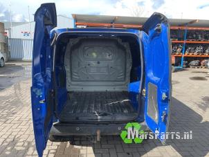 Gebruikte Tussenschot Cabine Fiat Fiorino (225) 1.3 JTD 16V Multijet Prijs € 100,00 Margeregeling aangeboden door Autodemontagebedrijf De Mars