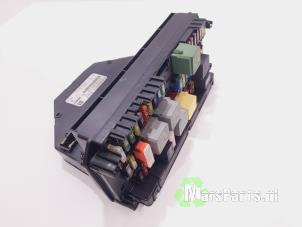 Gebruikte Zekeringkast Mercedes C Estate (S204) 1.8 C-180 CGI 16V Prijs € 150,00 Margeregeling aangeboden door Autodemontagebedrijf De Mars