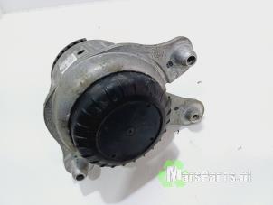 Gebruikte Motorrubber Mercedes E (W213) E-220d 2.0 Turbo 16V Prijs € 22,50 Margeregeling aangeboden door Autodemontagebedrijf De Mars