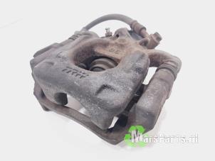 Gebruikte Remklauw (Tang) links-achter Nissan Qashqai (J11) 1.5 dCi DPF Prijs € 90,00 Margeregeling aangeboden door Autodemontagebedrijf De Mars