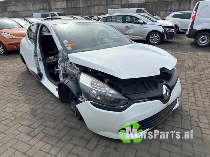 Stijl rechts-voor van een Renault Clio IV (5R) 1.5 dCi 75 FAP 2015