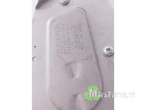 Gebruikte Ruitenwissermotor achter Toyota Prius Plus (ZVW4) 1.8 Hybrid 16V Prijs € 54,00 Margeregeling aangeboden door Autodemontagebedrijf De Mars