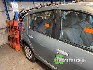 Gebruikte Portier 4Deurs rechts-achter Dacia Sandero I (BS) 1.4 Prijs € 100,00 Margeregeling aangeboden door Autodemontagebedrijf De Mars