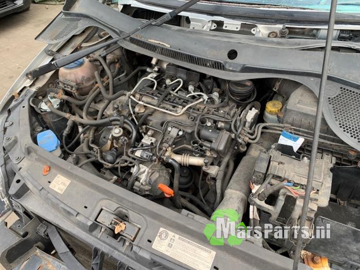 Versnellingsbak van een Volkswagen Polo V (6R) 1.2 TDI 12V BlueMotion 2012