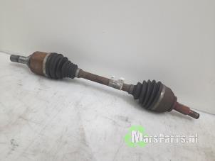 Gebruikte Steekas links-voor Renault Trafic (1FL/2FL/3FL/4FL) 1.6 dCi 95 Prijs € 90,00 Margeregeling aangeboden door Autodemontagebedrijf De Mars