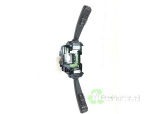 Gebruikte Combischakelaar Stuurkolom Volvo V40 Cross Country (MZ) 1.6 D2 Prijs € 50,00 Margeregeling aangeboden door Autodemontagebedrijf De Mars