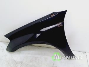 Gebruikte Scherm links-voor Mercedes GL (X164) 4.0 GL 420 CDI V8 32V Prijs € 225,00 Margeregeling aangeboden door Autodemontagebedrijf De Mars