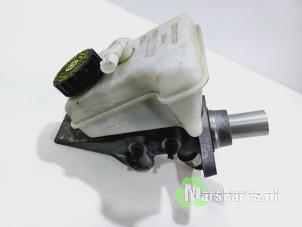 Gebruikte Hoofdremcilinder Mercedes GL (X164) 4.0 GL 420 CDI V8 32V Prijs € 54,00 Margeregeling aangeboden door Autodemontagebedrijf De Mars