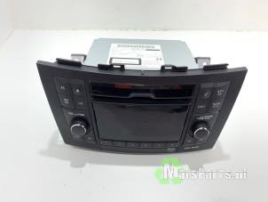 Gebruikte Radio CD Speler Suzuki Swift (ZA/ZC/ZD) 1.2 16V Prijs € 67,50 Margeregeling aangeboden door Autodemontagebedrijf De Mars