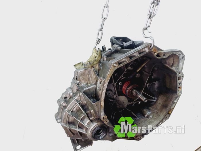 Gebruikte Versnellingsbak Renault Megane III Grandtour (KZ) 1.6 16V Bifuel Prijs € 300,00 Margeregeling aangeboden door Autodemontagebedrijf De Mars