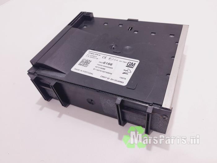Gebruikte Radio module Opel Insignia 2.0 SIDI Eco Turbo 16V Prijs € 63,00 Margeregeling aangeboden door Autodemontagebedrijf De Mars