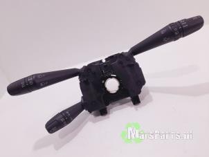 Gebruikte Combischakelaar Stuurkolom Fiat 500L (199) 1.3 D 16V Multijet Prijs € 100,00 Margeregeling aangeboden door Autodemontagebedrijf De Mars