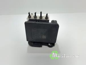 Gebruikte ABS Pomp Skoda Superb Combi (3V5) 2.0 TDI Prijs € 135,00 Margeregeling aangeboden door Autodemontagebedrijf De Mars