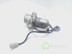 Gebruikte Vacuumpomp Rembekrachtiging Renault Kangoo Express (FW) ZE Prijs € 225,00 Margeregeling aangeboden door Autodemontagebedrijf De Mars