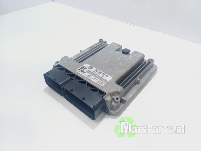 Gebruikte Computer Motormanagement Volkswagen Caddy III (2KA,2KH,2CA,2CH) 2.0 SDI Prijs € 85,50 Margeregeling aangeboden door Autodemontagebedrijf De Mars