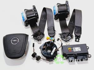 Gebruikte Airbag Set + Module Opel Insignia 2.0 SIDI Eco Turbo 16V Prijs € 225,00 Margeregeling aangeboden door Autodemontagebedrijf De Mars