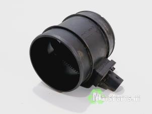 Gebruikte Luchtmassameter Opel Astra J (PC6/PD6/PE6/PF6) 2.0 CDTI 16V 160 Ecotec Prijs € 30,00 Margeregeling aangeboden door Autodemontagebedrijf De Mars