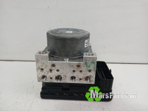 Gebruikte ABS Pomp Renault Megane IV Estate (RFBK) 1.5 Energy dCi 110 Prijs € 150,00 Margeregeling aangeboden door Autodemontagebedrijf De Mars