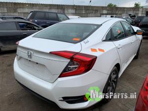 Gebruikte Stijl rechts-achter Honda Civic (FC) Prijs € 250,00 Margeregeling aangeboden door Autodemontagebedrijf De Mars