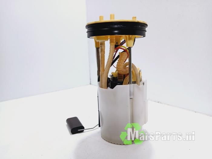 Gebruikte Tank element Pomp Volkswagen California T6 2.0 TDI 150 4Motion Prijs € 70,00 Margeregeling aangeboden door Autodemontagebedrijf De Mars