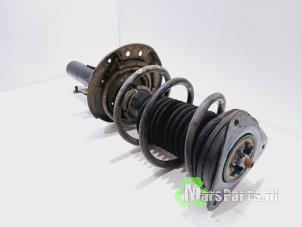 Gebruikte Mac Phersonpoot links-voor Renault Megane IV Estate (RFBK) 1.5 Energy dCi 110 Prijs € 75,00 Margeregeling aangeboden door Autodemontagebedrijf De Mars