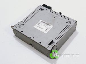 Gebruikte Navigatie Module Renault Trafic (1FL/2FL/3FL/4FL) 1.6 dCi Twin Turbo Prijs € 150,00 Margeregeling aangeboden door Autodemontagebedrijf De Mars