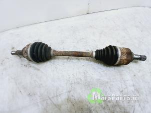 Gebruikte Aandrijfas links-voor Renault Trafic (1FL/2FL/3FL/4FL) 1.6 dCi Twin Turbo Prijs € 90,00 Margeregeling aangeboden door Autodemontagebedrijf De Mars