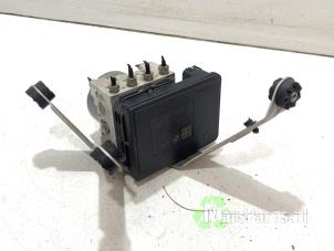 Gebruikte ABS Pomp BMW i3 (I01) i3s 120Ah Prijs € 500,00 Margeregeling aangeboden door Autodemontagebedrijf De Mars