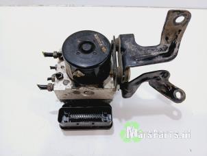 Gebruikte ABS Pomp Ford Fiesta 6 (JA8) 1.6 TDCi 95 Prijs € 300,00 Margeregeling aangeboden door Autodemontagebedrijf De Mars