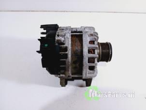 Gebruikte Dynamo Renault Clio V (RJAB) 1.5 Blue dCi 115 Prijs € 150,00 Margeregeling aangeboden door Autodemontagebedrijf De Mars