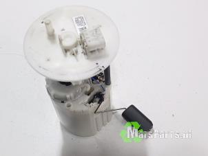 Gebruikte Tank element Pomp Opel Karl 1.0 12V Prijs € 60,00 Margeregeling aangeboden door Autodemontagebedrijf De Mars