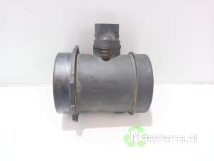 Gebruikte Luchtmassameter BMW X5 (E53) 4.4 V8 32V Prijs € 40,00 Margeregeling aangeboden door Autodemontagebedrijf De Mars