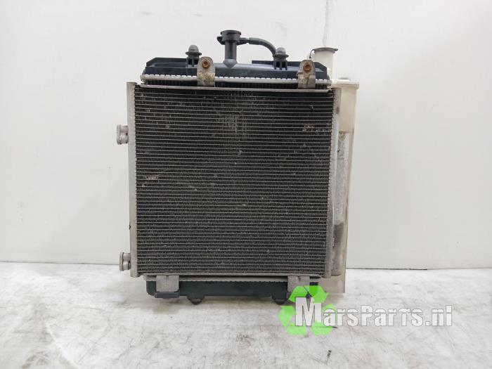 Gebruikte Radiateur Peugeot 108 1.0 12V Prijs € 245,00 Margeregeling aangeboden door Autodemontagebedrijf De Mars