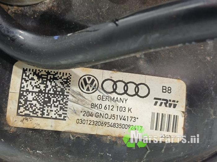Rembekrachtiger van een Audi S4 2010
