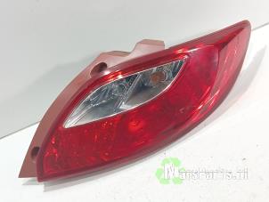 Gebruikte Achterlicht rechts Mazda 2 (DE) 1.3 16V S-VT Prijs € 27,00 Margeregeling aangeboden door Autodemontagebedrijf De Mars