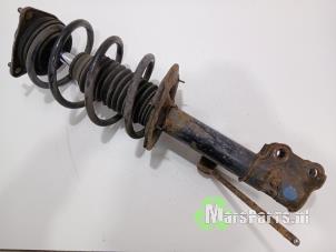 Gebruikte Veerpoot rechts-voor Hyundai iX35 (LM) 2.0 16V Prijs € 75,00 Margeregeling aangeboden door Autodemontagebedrijf De Mars