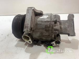 Gebruikte Aircopomp Renault Twingo III (AH) 1.0 SCe 70 12V Prijs € 45,00 Margeregeling aangeboden door Autodemontagebedrijf De Mars