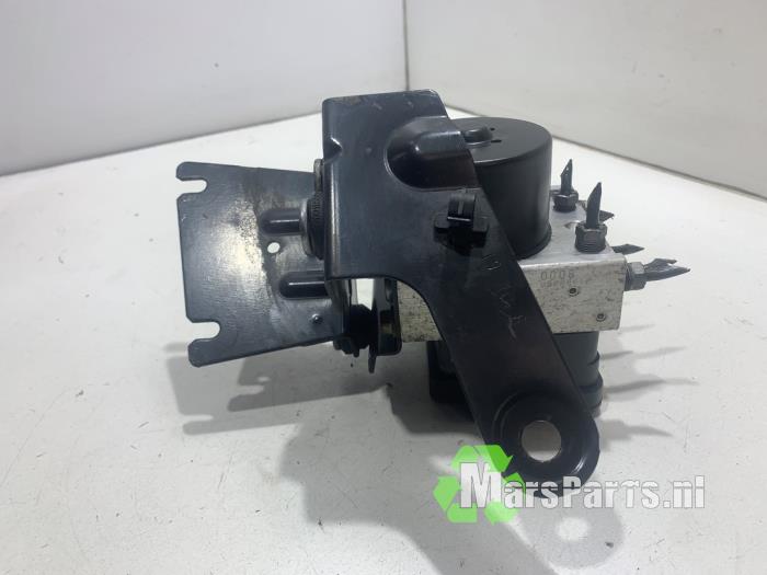 Gebruikte ABS Pomp Renault Twingo II (CN) 1.2 16V Prijs € 50,00 Margeregeling aangeboden door Autodemontagebedrijf De Mars