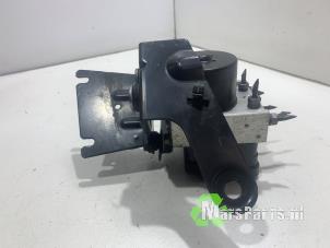 Gebruikte ABS Pomp Renault Twingo II (CN) 1.2 16V Prijs € 50,00 Margeregeling aangeboden door Autodemontagebedrijf De Mars