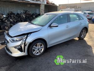 Gebruikte Aandrijfas links-voor Kia Ceed (CDB5/CDBB) 1.6 CRDi 16V 115 Prijs € 100,00 Margeregeling aangeboden door Autodemontagebedrijf De Mars