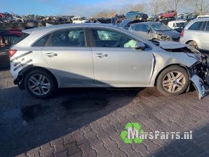 Gebruikte Cardanas rechts-voor (VWA) Kia Ceed (CDB5/CDBB) 1.6 CRDi 16V 115 Prijs € 100,00 Margeregeling aangeboden door Autodemontagebedrijf De Mars